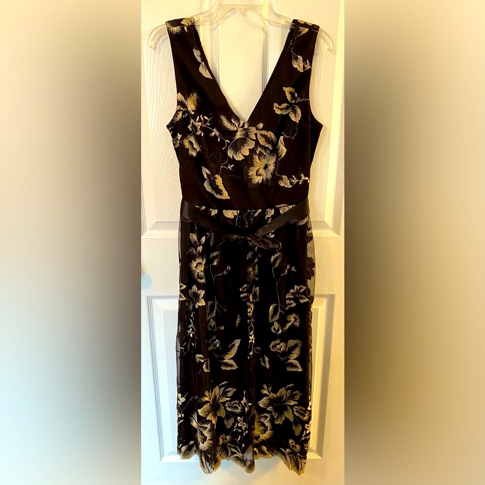 SLNY Black and Gold Sleeveless Dress